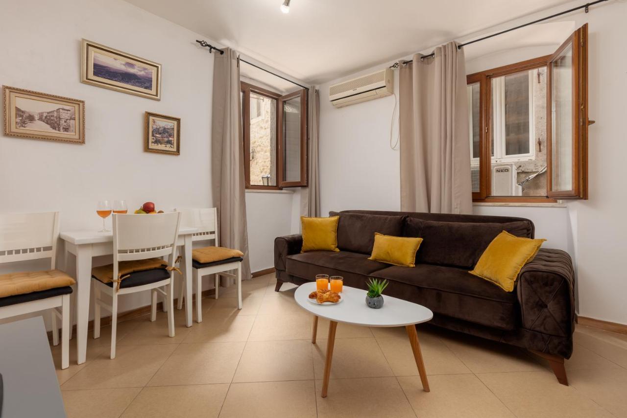 Apartment Amigo 2 Old Town Kotor Buitenkant foto